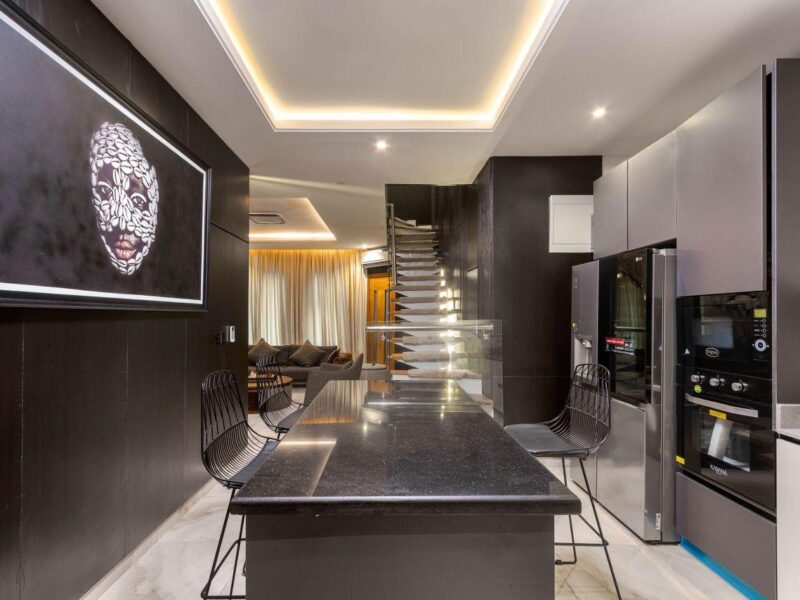 2 bedroom Maisonette