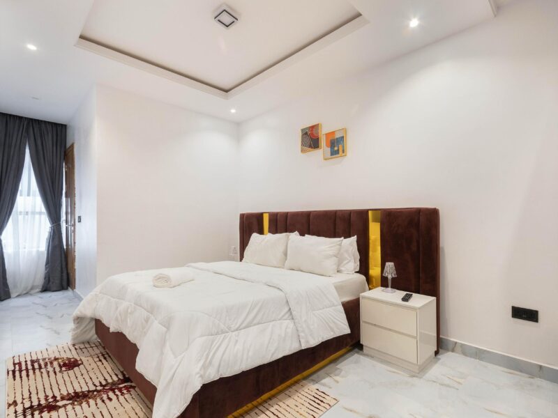 2 bedroom Maisonette